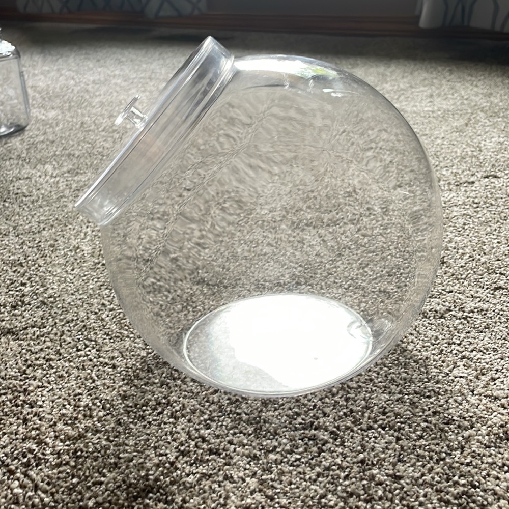 3 plastic containers - Picture 2 of 3